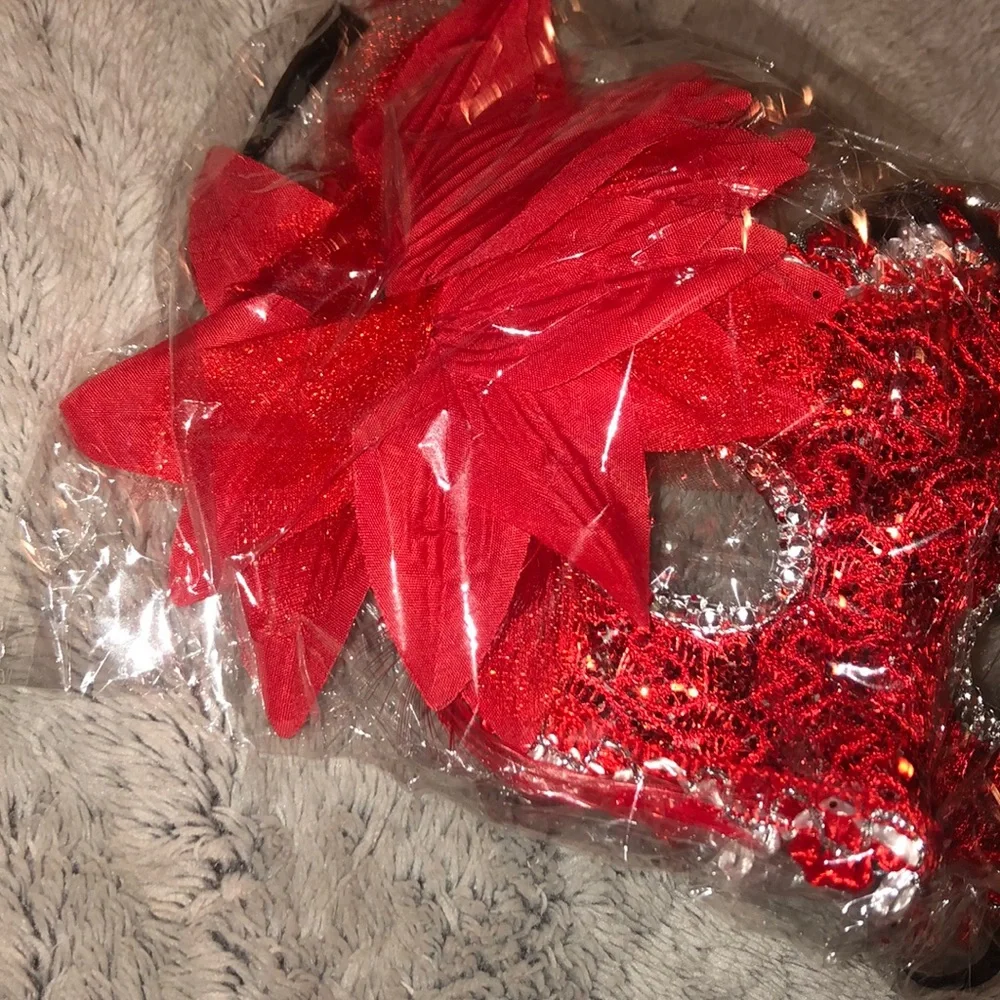 🧟‍♀️Red GOTHIC MASQUERADE EYE MASK *NWT*🧟‍…